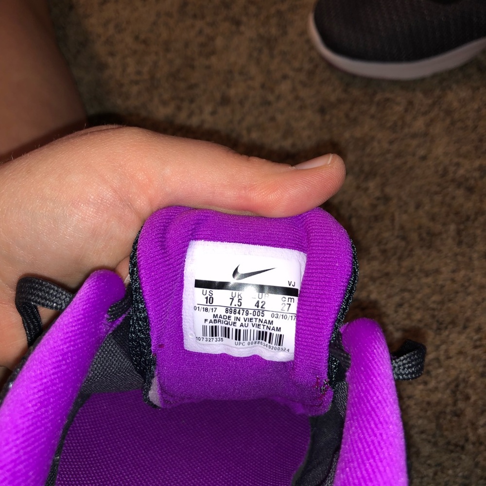 Nike tennis shoes